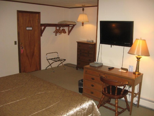 Big Bears Lodge image 11
