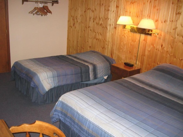 Big Bears Lodge image 20